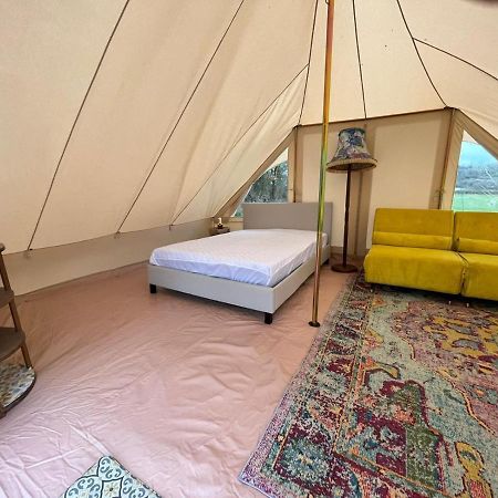 1 Glamping Tent With Kitchen & Electric On Small Family Campsite, No Bedding Supplied 纳伯斯 外观 照片