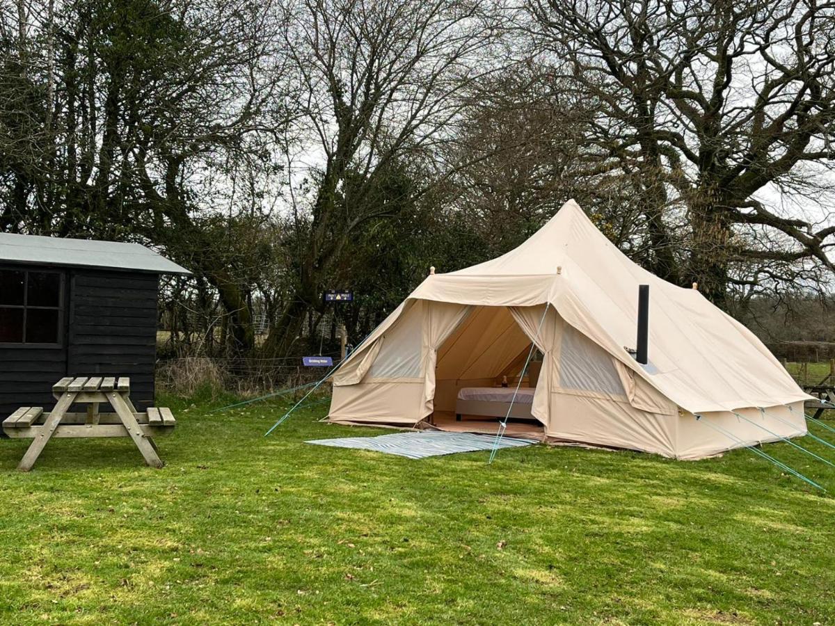 1 Glamping Tent With Kitchen & Electric On Small Family Campsite, No Bedding Supplied 纳伯斯 外观 照片