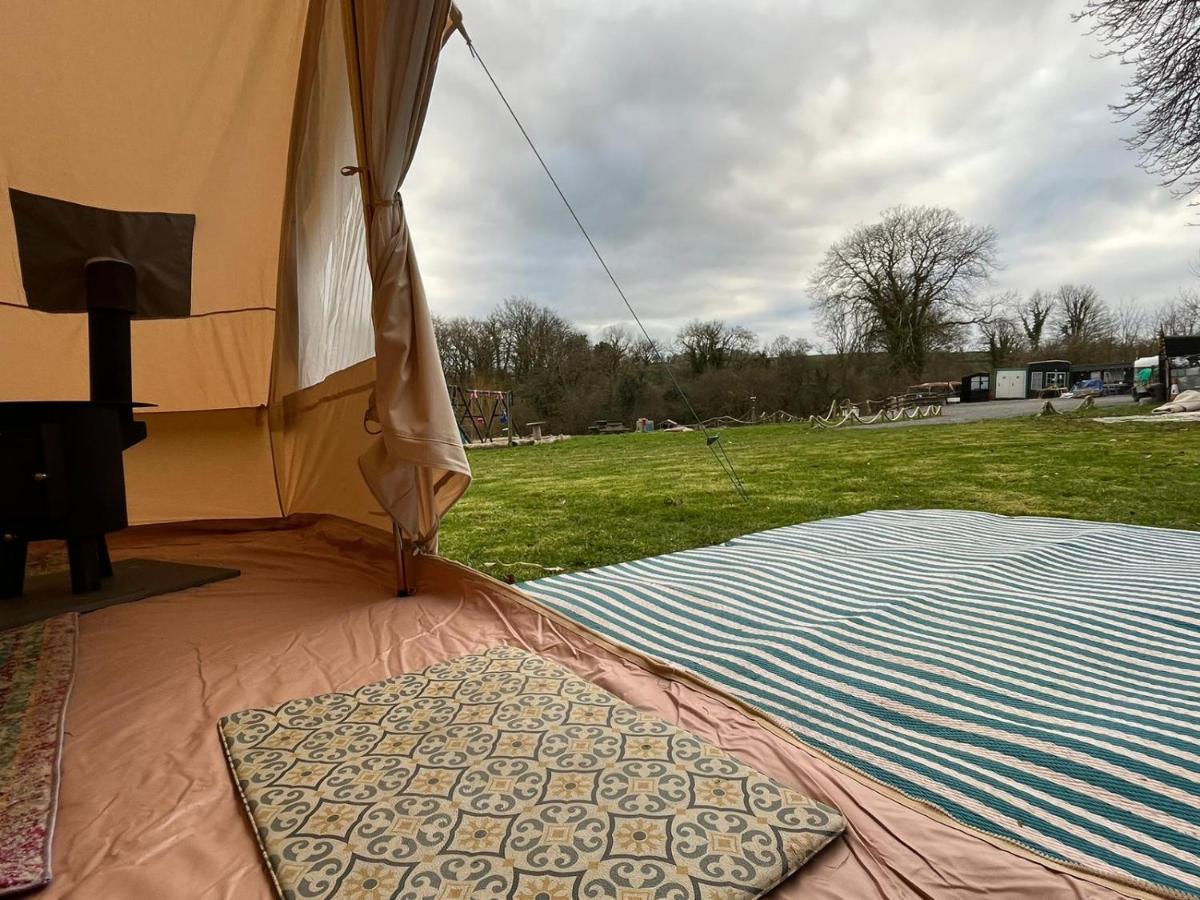 1 Glamping Tent With Kitchen & Electric On Small Family Campsite, No Bedding Supplied 纳伯斯 外观 照片